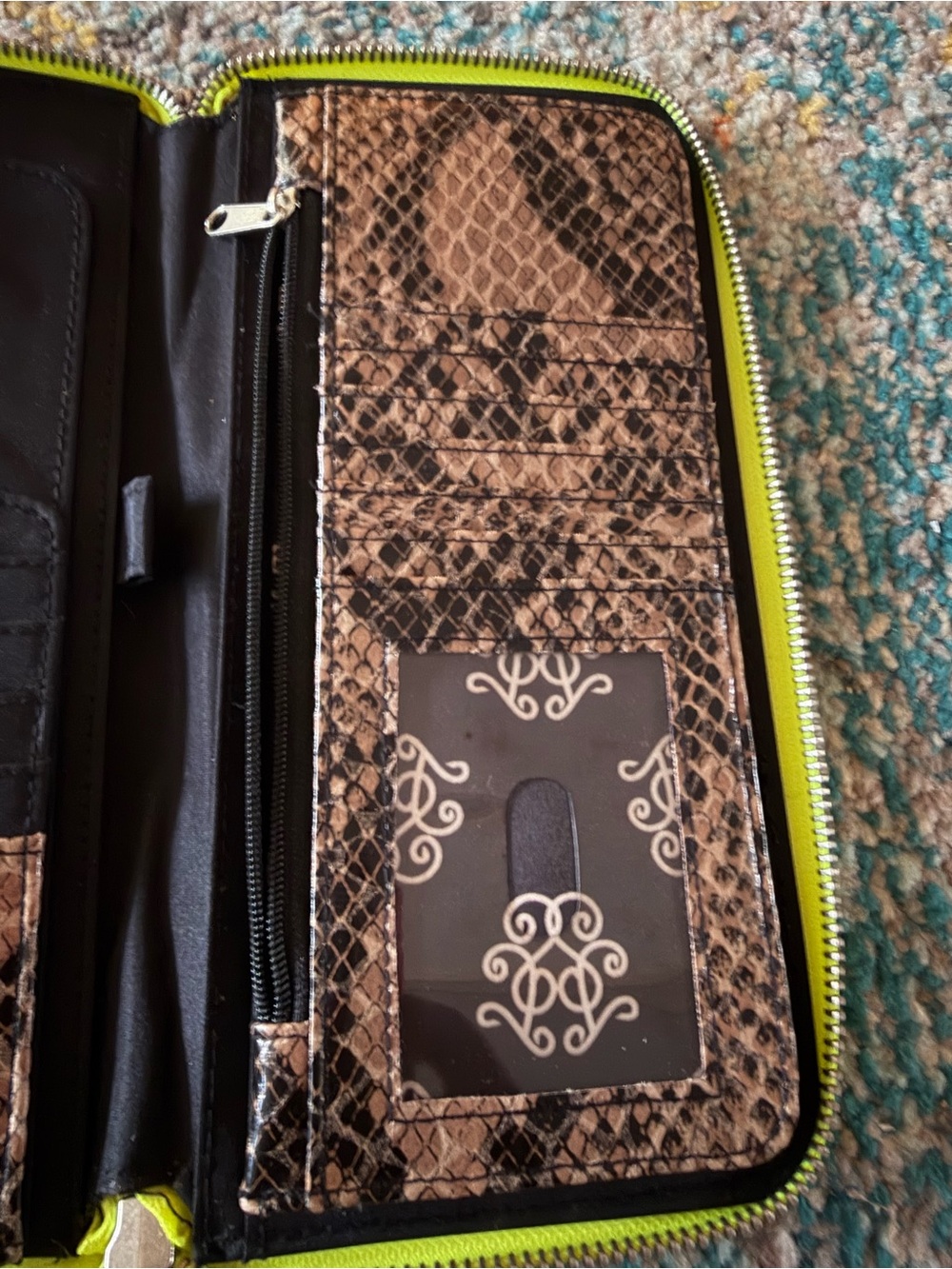 Jessica Simpson Multi Wallet - Picture 11 of 12